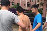 Người đàn ông làm nghề nhặt rác bất ngờ bị cảnh sát bắt giữ, hé lộ danh tính thật sự và tội ác với em họ vào 16 năm trước Người đàn ông làm nghề nhặt rác bất ngờ bị cảnh sát bắt giữ, hé lộ danh tính thật sự và tội ác với em họ vào 16 năm trước
