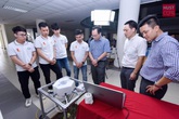 Sinh viên Bách Khoa chế tạo robot tự động diệt cỏ 200 m2/giờ Sinh viên Bách Khoa chế tạo robot tự động diệt cỏ 200 m2/giờ