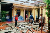 Hà Tĩnh liên tiếp xảy ra dông lốc, hàng trăm nhà dân bị tốc mái Hà Tĩnh liên tiếp xảy ra dông lốc, hàng trăm nhà dân bị tốc mái