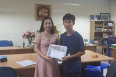 Trao hơn 22 triệu đồng đến với bé Chang Thị La bị u mắt Trao hơn 22 triệu đồng đến với bé Chang Thị La bị u mắt