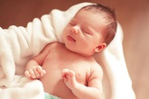 Mẹo nhỏ giúp mẹ bỉm sữa phát hiện dễ dàng những bất thường về hình dáng đầu của con Mẹo nhỏ giúp mẹ bỉm sữa phát hiện dễ dàng những bất thường về hình dáng đầu của con