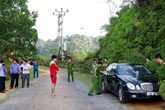 Danh tính đôi nam nữ tử vong trên ô-tô vẫn đang nổ máy Danh tính đôi nam nữ tử vong trên ô-tô vẫn đang nổ máy