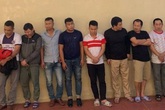 Đánh bài ăn tiền sau liên hoan tất niên cuối năm, 12 người bị công an tóm gọn Đánh bài ăn tiền sau liên hoan tất niên cuối năm, 12 người bị công an tóm gọn
