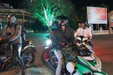 Hàng nghìn người đi xe máy xuyên đêm vượt 500-800km về quê đón Tết Hàng nghìn người đi xe máy xuyên đêm vượt 500-800km về quê đón Tết