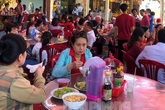 Cà phê, quán ăn 'nhảy giá' đuổi không hết khách Cà phê, quán ăn 'nhảy giá' đuổi không hết khách