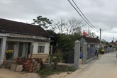 Cha dẫn bạn về nhà đánh bạc, con trai bức xúc tẩm xăng tự thiêu Cha dẫn bạn về nhà đánh bạc, con trai bức xúc tẩm xăng tự thiêu