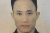 Ráo riết truy tìm đối tượng nghi mang 'hàng nóng', cố thủ gần ngân hàng Ráo riết truy tìm đối tượng nghi mang 'hàng nóng', cố thủ gần ngân hàng