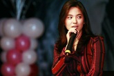 Nhan sắc thời xưa của Song Hye Kyo bị “khui” lại qua loạt ảnh cách đây hơn 1 thập kỷ Nhan sắc thời xưa của Song Hye Kyo bị “khui” lại qua loạt ảnh cách đây hơn 1 thập kỷ