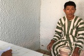 Nam thanh niên dụ bé gái lên ghe uống rượu rồi giở trò đồi bại Nam thanh niên dụ bé gái lên ghe uống rượu rồi giở trò đồi bại