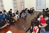 20 cô gái tham gia 'tiệc' ma túy trong quán karaoke 20 cô gái tham gia 'tiệc' ma túy trong quán karaoke