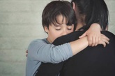 Nỗi lòng mẹ đơn thân đứng giữa con trai và hạnh phúc riêng Nỗi lòng mẹ đơn thân đứng giữa con trai và hạnh phúc riêng