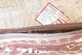 Nhộn nhịp mua bán thịt lợn nhập khẩu trên mạng vì giá rẻ Nhộn nhịp mua bán thịt lợn nhập khẩu trên mạng vì giá rẻ