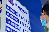 Giá xăng tăng lần đầu tiên sau 5 tháng Giá xăng tăng lần đầu tiên sau 5 tháng