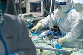 Nữ bệnh nhân mắc COVID-19 về từ UAE phải chuyển viện điều trị hiện ra sao? Nữ bệnh nhân mắc COVID-19 về từ UAE phải chuyển viện điều trị hiện ra sao?