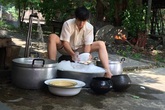 Đang ăn dở bát cơm chàng trai nghẹn ứ khi bố bạn gái thản nhiên sai: "Xuống rửa bát đi cháu" Đang ăn dở bát cơm chàng trai nghẹn ứ khi bố bạn gái thản nhiên sai: "Xuống rửa bát đi cháu"