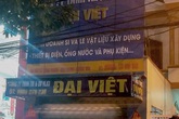 Dùng roi điện tấn công chủ cửa hàng để cướp tiền Dùng roi điện tấn công chủ cửa hàng để cướp tiền