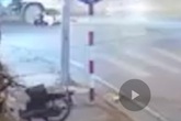 Hà Nội: Xe chở rác cán trọng thương nữ sinh sau vụ va chạm Hà Nội: Xe chở rác cán trọng thương nữ sinh sau vụ va chạm