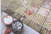 Nồi cơm điện rơi từ tầng cao chung cư ở Hà Nội vỡ tung tóe không ai nhận trách nhiệm Nồi cơm điện rơi từ tầng cao chung cư ở Hà Nội vỡ tung tóe không ai nhận trách nhiệm