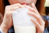 Nguyên liệu làm trà sữa giá siêu rẻ 3.000 đồng/lít Nguyên liệu làm trà sữa giá siêu rẻ 3.000 đồng/lít