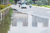 Hà Nội: Đại lộ nghìn vừa tỷ thông xe đã "ngập" trong rác, nước miễn phí đặt ven đường không ai uống Hà Nội: Đại lộ nghìn vừa tỷ thông xe đã "ngập" trong rác, nước miễn phí đặt ven đường không ai uống