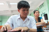 Thí sinh nghèo và giấc mơ đại học: Người chạm vào, người tuột khỏi tầm tay Thí sinh nghèo và giấc mơ đại học: Người chạm vào, người tuột khỏi tầm tay