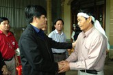 Bộ Y tế khẩn trương đến với bà con vùng lũ Bộ Y tế khẩn trương đến với bà con vùng lũ