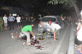 Đâm vào ô tô, 2 thanh niên thiệt mạng Đâm vào ô tô, 2 thanh niên thiệt mạng