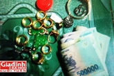 Bi hài chuyện "lên đời" của người đàn bà lượm ve chai trộm bạc tỷ rồi “dựng kịch” trúng số khao cả làng Bi hài chuyện "lên đời" của người đàn bà lượm ve chai trộm bạc tỷ rồi “dựng kịch” trúng số khao cả làng