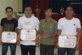 Bình Dương tặng giấy khen cho “hiệp sĩ” Bình Dương tặng giấy khen cho “hiệp sĩ”