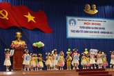 Long An: Tuyên dương gia đình thực hiện tốt chính sách DS-KHHGĐ năm 2013 Long An: Tuyên dương gia đình thực hiện tốt chính sách DS-KHHGĐ năm 2013