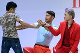 Giám khảo Next Top Model hoảng hồn bị thí sinh quá khích tấn công Giám khảo Next Top Model hoảng hồn bị thí sinh quá khích tấn công