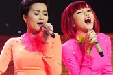 Chị em Thiều Bảo Trang quyến rũ trong tà áo dài Chị em Thiều Bảo Trang quyến rũ trong tà áo dài