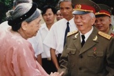 Những lần Tướng Giáp về Kim Liên thăm quê Bác Hồ Những lần Tướng Giáp về Kim Liên thăm quê Bác Hồ