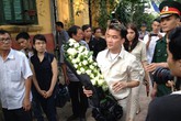 Đàm Vĩnh Hưng và “bệnh cuồng” trong đám tang Đại tướng Đàm Vĩnh Hưng và “bệnh cuồng” trong đám tang Đại tướng