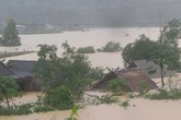 Khám bệnh, phát thuốc miễn phí cho đồng bào vùng lũ Hà Tĩnh Khám bệnh, phát thuốc miễn phí cho đồng bào vùng lũ Hà Tĩnh