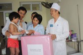 Vòng tay nhân ái lan tỏa tới bên kia bờ Đại Tây Dương Vòng tay nhân ái lan tỏa tới bên kia bờ Đại Tây Dương