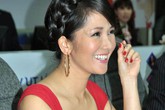 Diva Việt quyến rũ khi diện váy gam đỏ Diva Việt quyến rũ khi diện váy gam đỏ