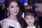 Trương Ngọc Ánh diễn thời trang cùng con gái Bảo Tiên Trương Ngọc Ánh diễn thời trang cùng con gái Bảo Tiên