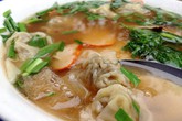 Ăn thử mỳ vằn thắn 8 rưỡi sáng đã hết hàng phố Hòa Mã Ăn thử mỳ vằn thắn 8 rưỡi sáng đã hết hàng phố Hòa Mã