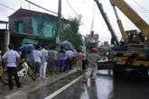 Thanh Hóa. Mất lái xe container tông sập 3 nhà dân. Thanh Hóa. Mất lái xe container tông sập 3 nhà dân.