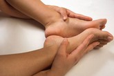 Chân tay tê và nổi gân là dấu hiệu bệnh gì? Chân tay tê và nổi gân là dấu hiệu bệnh gì?