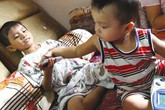 Cứu sống hai bé bị cuồng sát Cứu sống hai bé bị cuồng sát