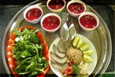 Hàng loạt người ngộ độc do ăn tiết canh ngựa Hàng loạt người ngộ độc do ăn tiết canh ngựa
