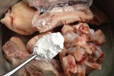 Quán ăn dùng bột làm sạch bồn cầu để nấu cho thực khách Quán ăn dùng bột làm sạch bồn cầu để nấu cho thực khách