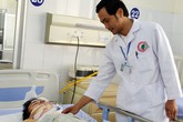 Nam sinh rơi từ tầng 4 khách sạn ở phố núi Nam sinh rơi từ tầng 4 khách sạn ở phố núi