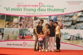 Gia đình NSND Thanh Hoa và Thái Thùy Linh hát ủng hộ miền Trung Gia đình NSND Thanh Hoa và Thái Thùy Linh hát ủng hộ miền Trung