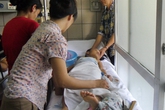 Kinh hoàng bố bắt con uống thuốc độc: 3 cháu bé đã tỉnh lại Kinh hoàng bố bắt con uống thuốc độc: 3 cháu bé đã tỉnh lại