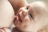 Lợi ích bất ngờ từ sữa mẹ Lợi ích bất ngờ từ sữa mẹ