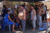 Gia cảnh đáng thương của bé gái bị máy ép mía lột da đầu Gia cảnh đáng thương của bé gái bị máy ép mía lột da đầu