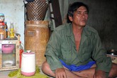 Người mò ve chai có duyên với ‘hàng nóng’ Người mò ve chai có duyên với ‘hàng nóng’